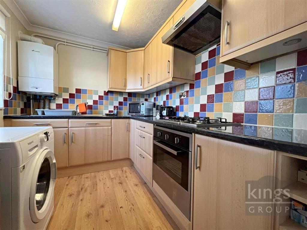 A Cosy 1 Bedroom Apartment Enfield Bagian luar foto